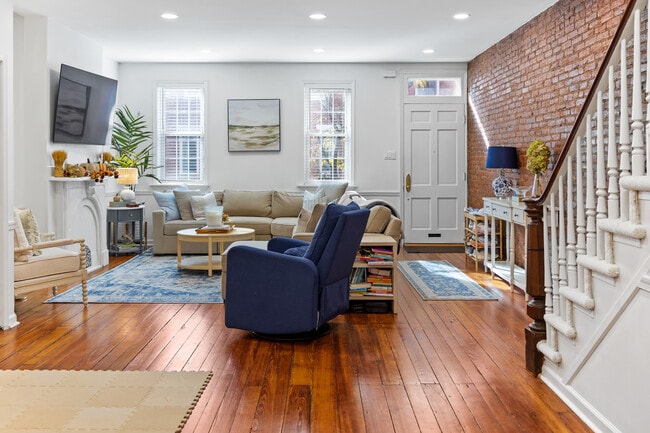 Building Photo - 2207 Lombard St