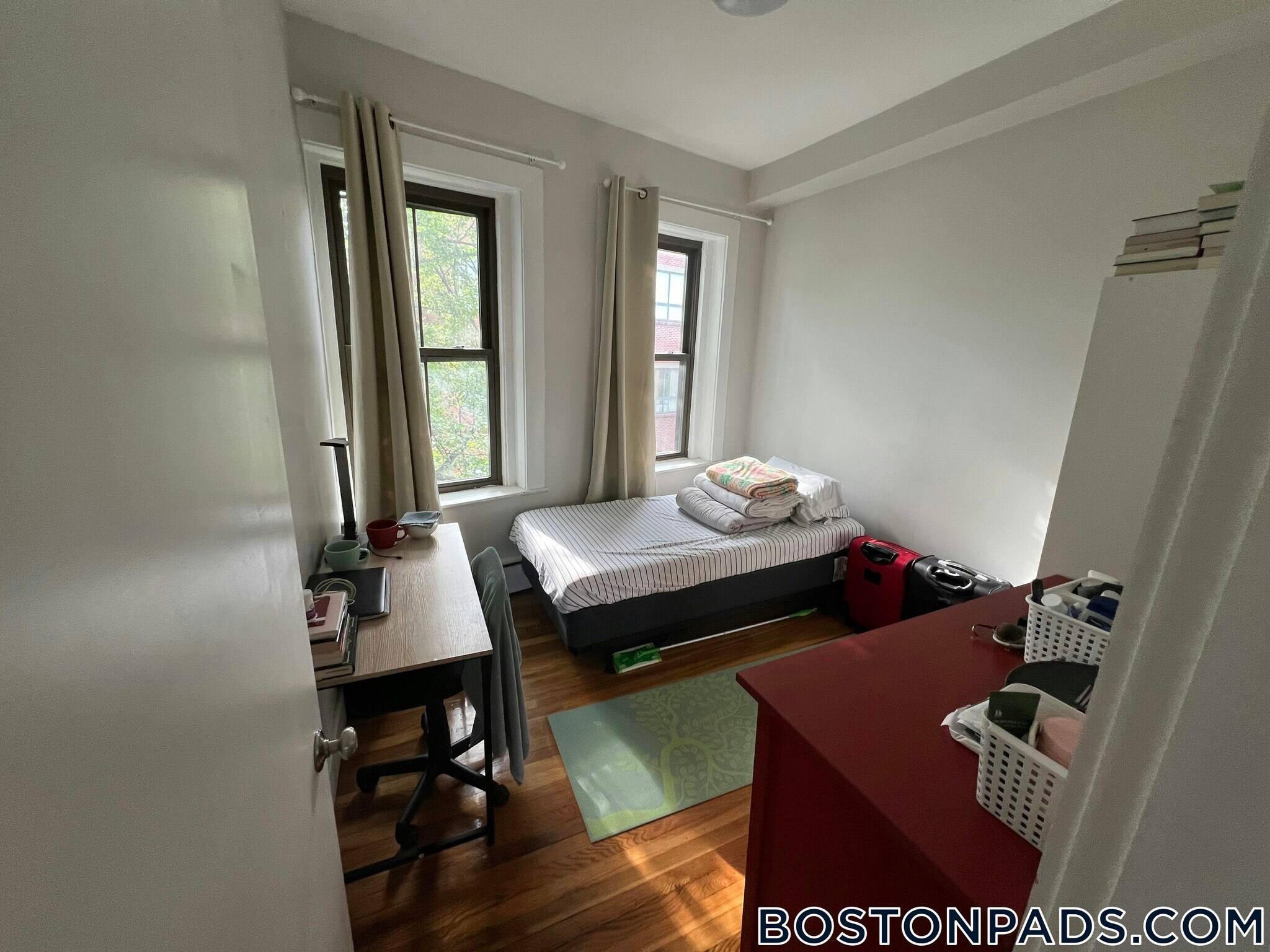 Building Photo - 102 Willow St