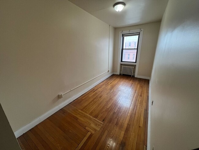 Building Photo - 192 Lark St