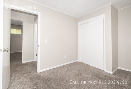 Building Photo - 16413 W 123rd St