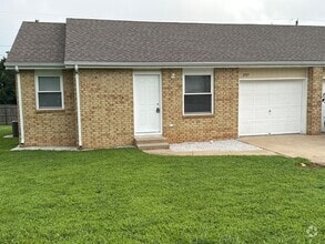 Building Photo - 2 Bedroom 2 Bathroom Duplex for $895 in So...