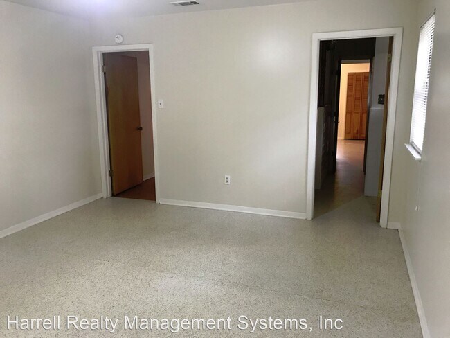 Building Photo - 2 br, 2 bath House - 13001 Woodway Dr.