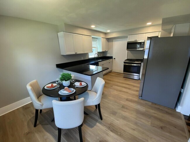 Building Photo - Fully Remodeled 3Bedroom House!