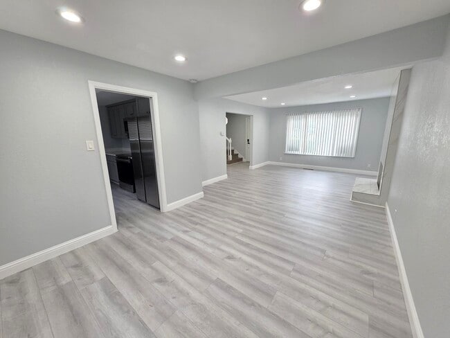 Building Photo - 1040 Gatter Dr