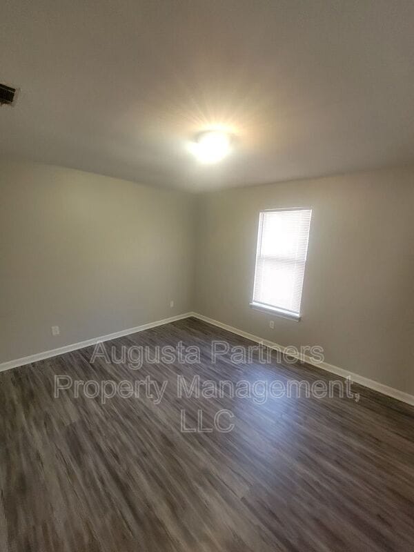 Building Photo - 119 Chalet North CT