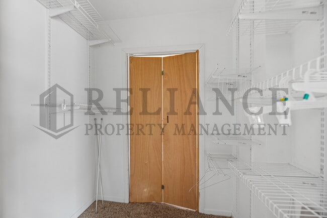 Building Photo - 421 N Meridian Ave