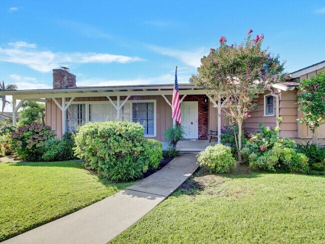 Building Photo - 3 bedrooms, 2 bathrooms house in La Habra