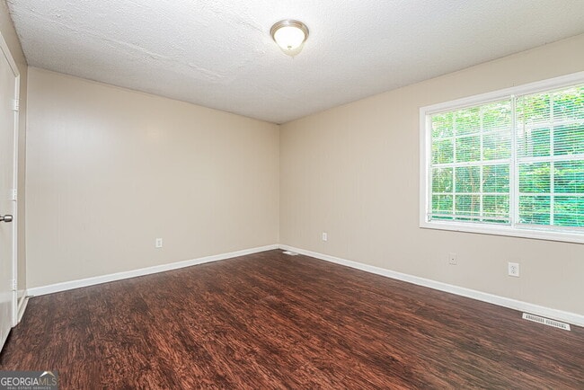 Building Photo - 3230 Westview Terrace