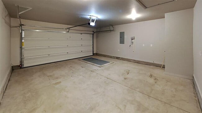 Building Photo - 9125 Poppey Pl
