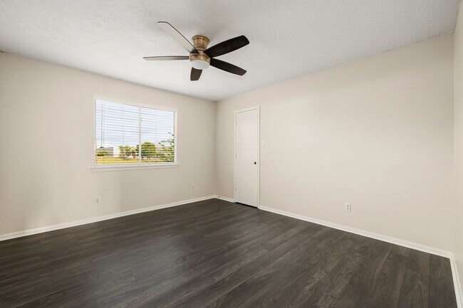 Building Photo - 21039 Vista Trail Ct