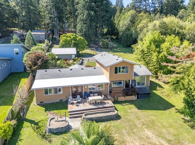 Building Photo - SHORT TERM LEASES! 1-6 months - 3-Bedroom ...