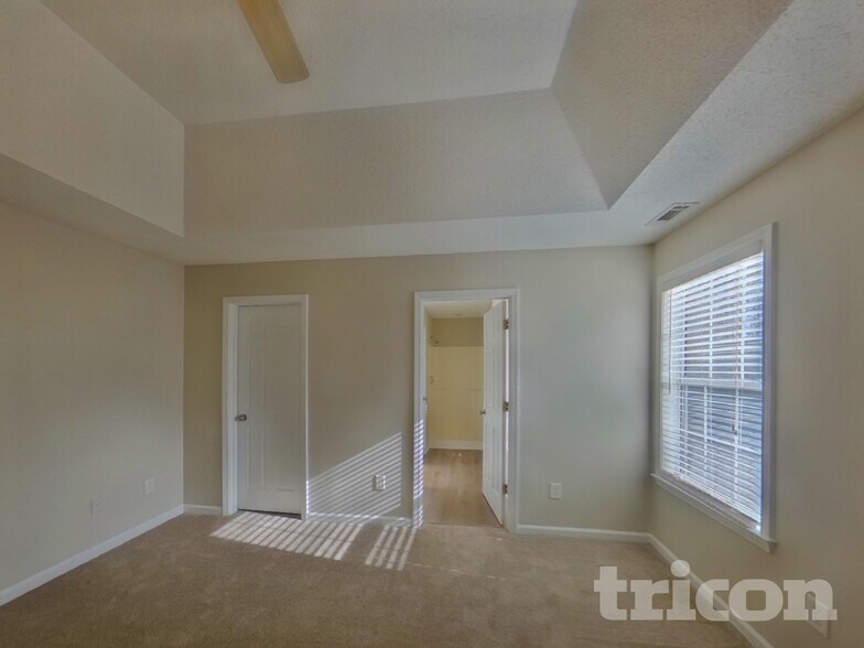 Building Photo - 21 Riva Ridge Ln