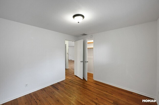 Building Photo - Spacious 4BR House in Denver