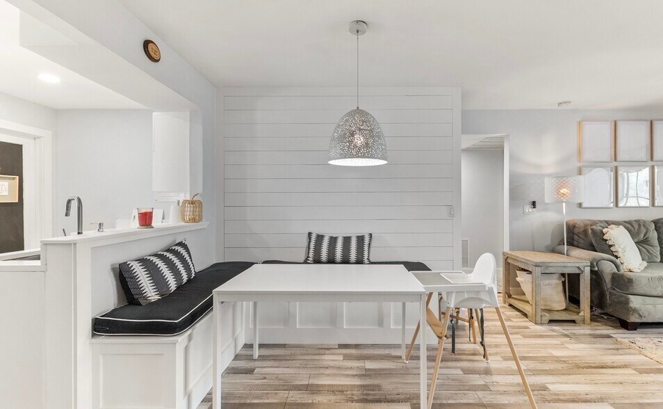 Building Photo - 600 Domenico Cir