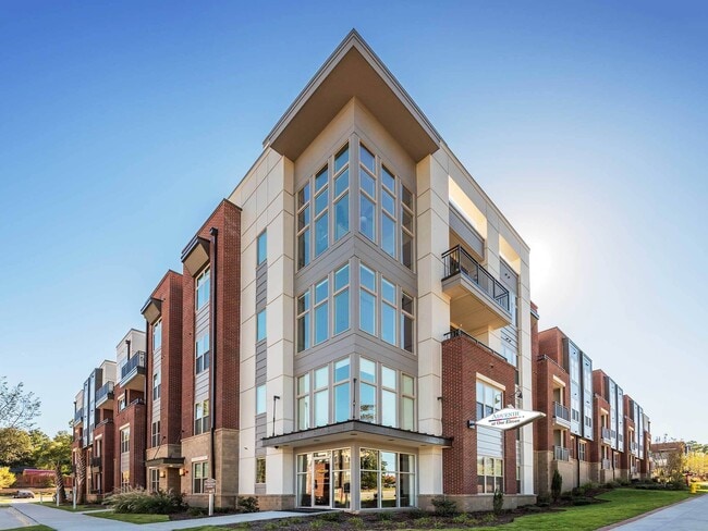 Building Photo - Advenir at One Eleven