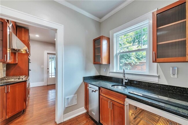 Building Photo - 1745 Sylvan Rd SW