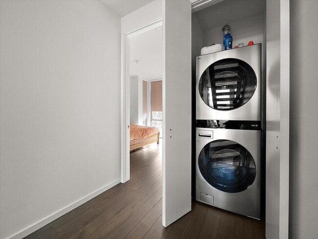 Building Photo - 3105 Brush St