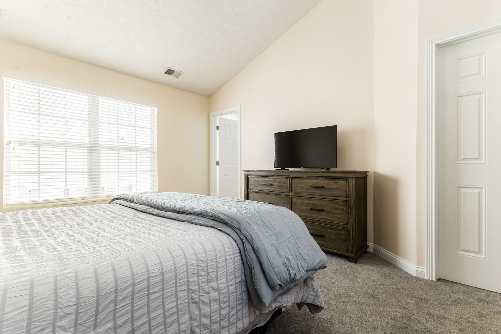 Building Photo - 433 Abbey St