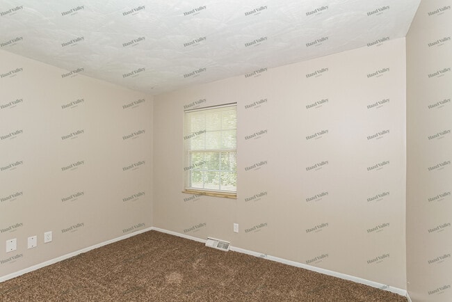 Building Photo - 6924 Sayler Ave