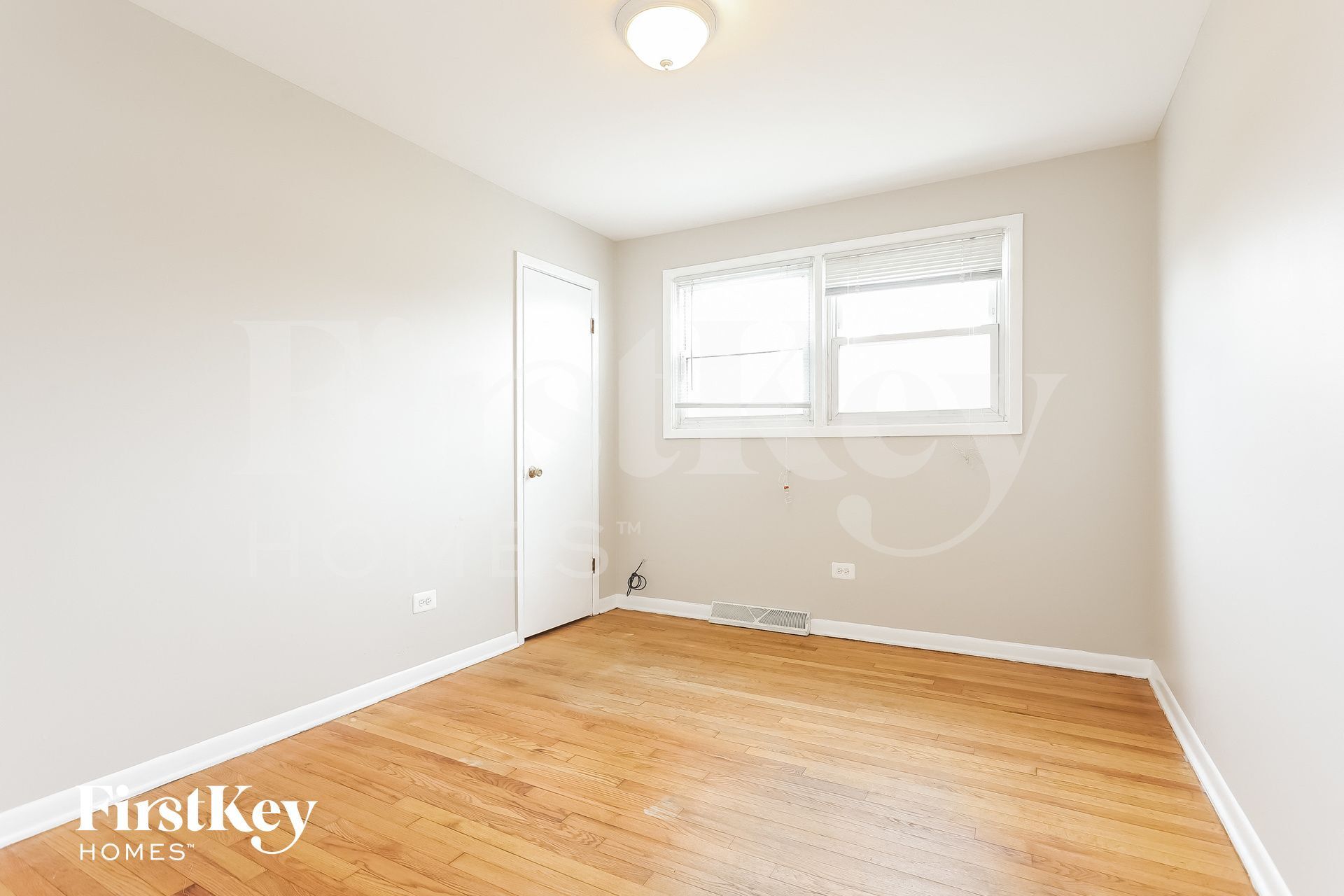 Building Photo - 3028 W 141st St