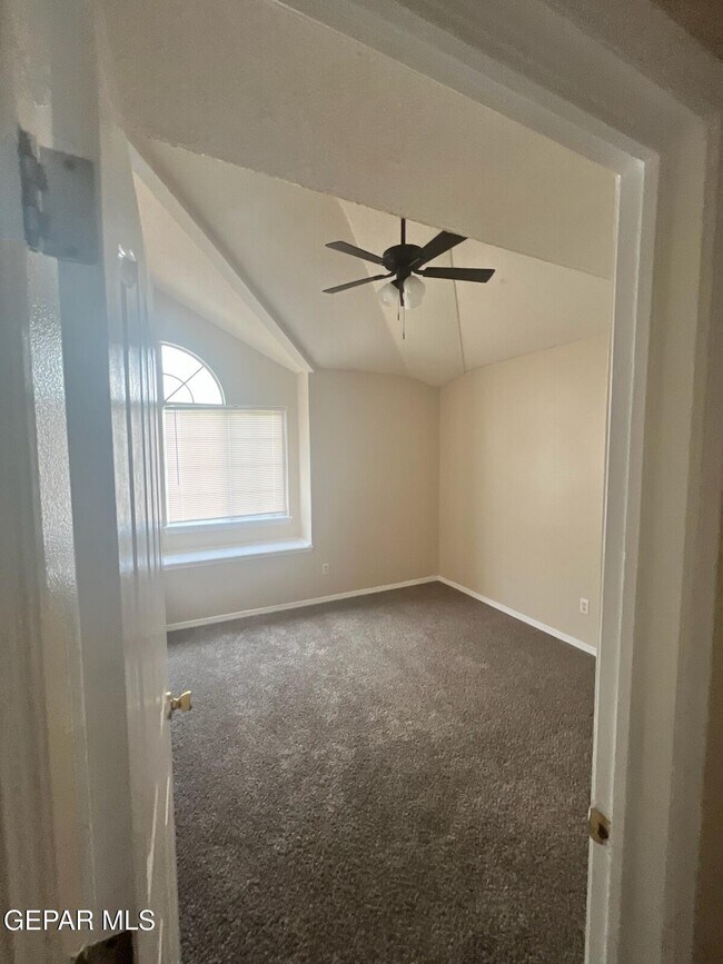 Building Photo - 12625 Tierra Tigre Ave