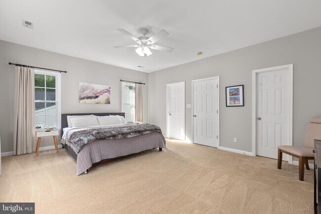 Building Photo - 4210 Stonehaven Way