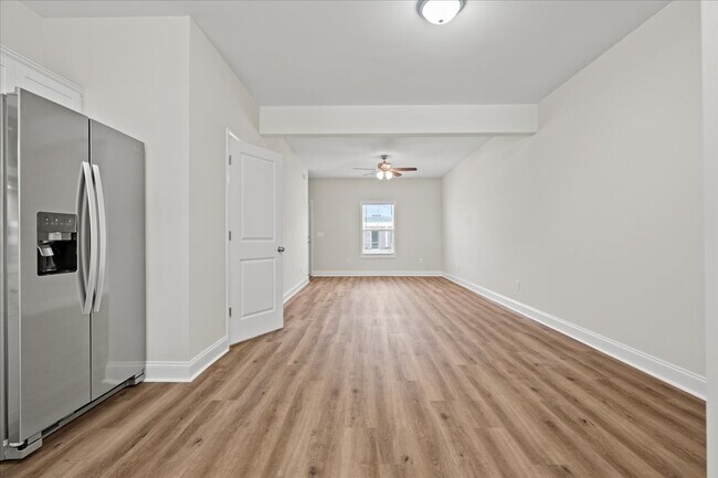 Building Photo - 2804 1/2 Alligator Rd