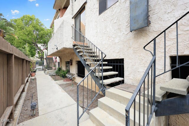 Building Photo - 601 S El Molino Ave