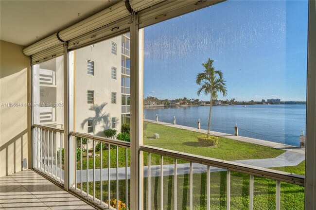 Building Photo - 3020 Marcos Dr