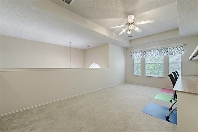 Building Photo - 9701 Thorncliff Dr