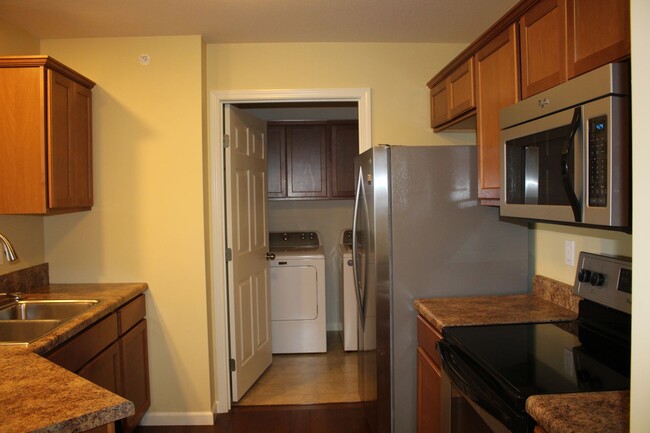 Building Photo - Available for Rent: 2 Bedroom/2 Bathroom C...