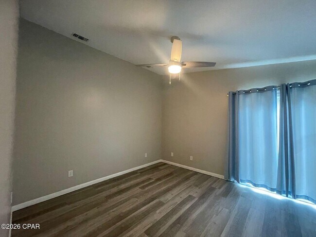 Building Photo - 8201 Sunset Ave