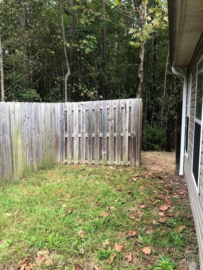 Building Photo - 6005 Sanibel Dr