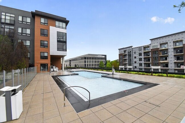 Building Photo - 145 Riverhaven Dr