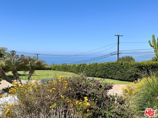 Building Photo - 29458 Bluewater Rd