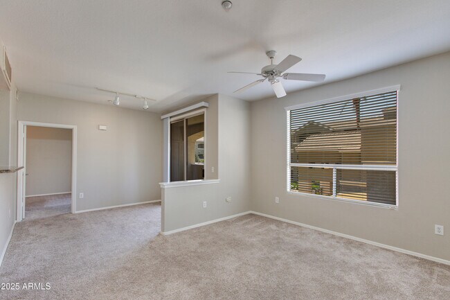Building Photo - 5303 N 7th St