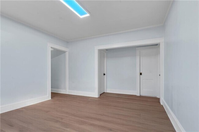 Building Photo - 135 Illinois St