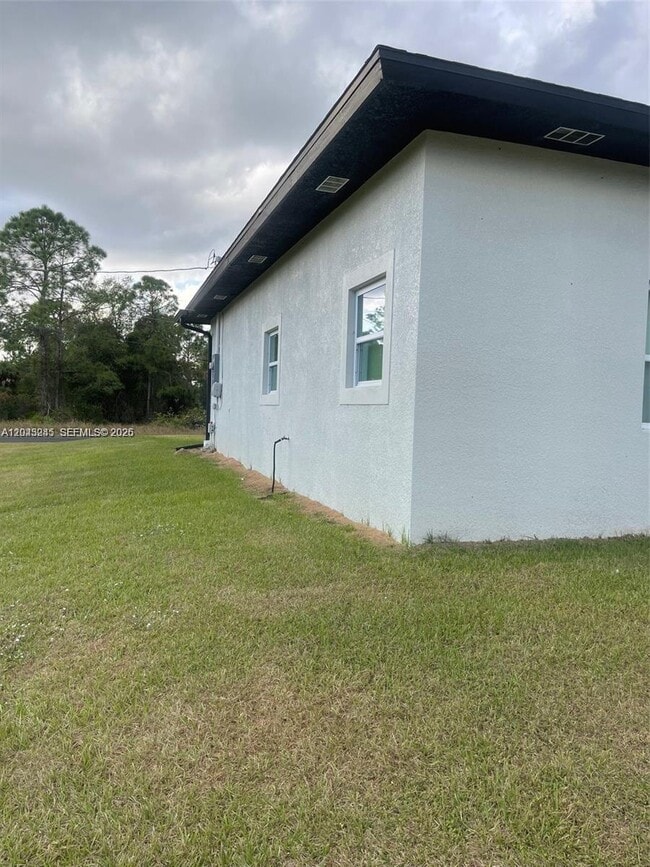 Building Photo - 321 Briggs