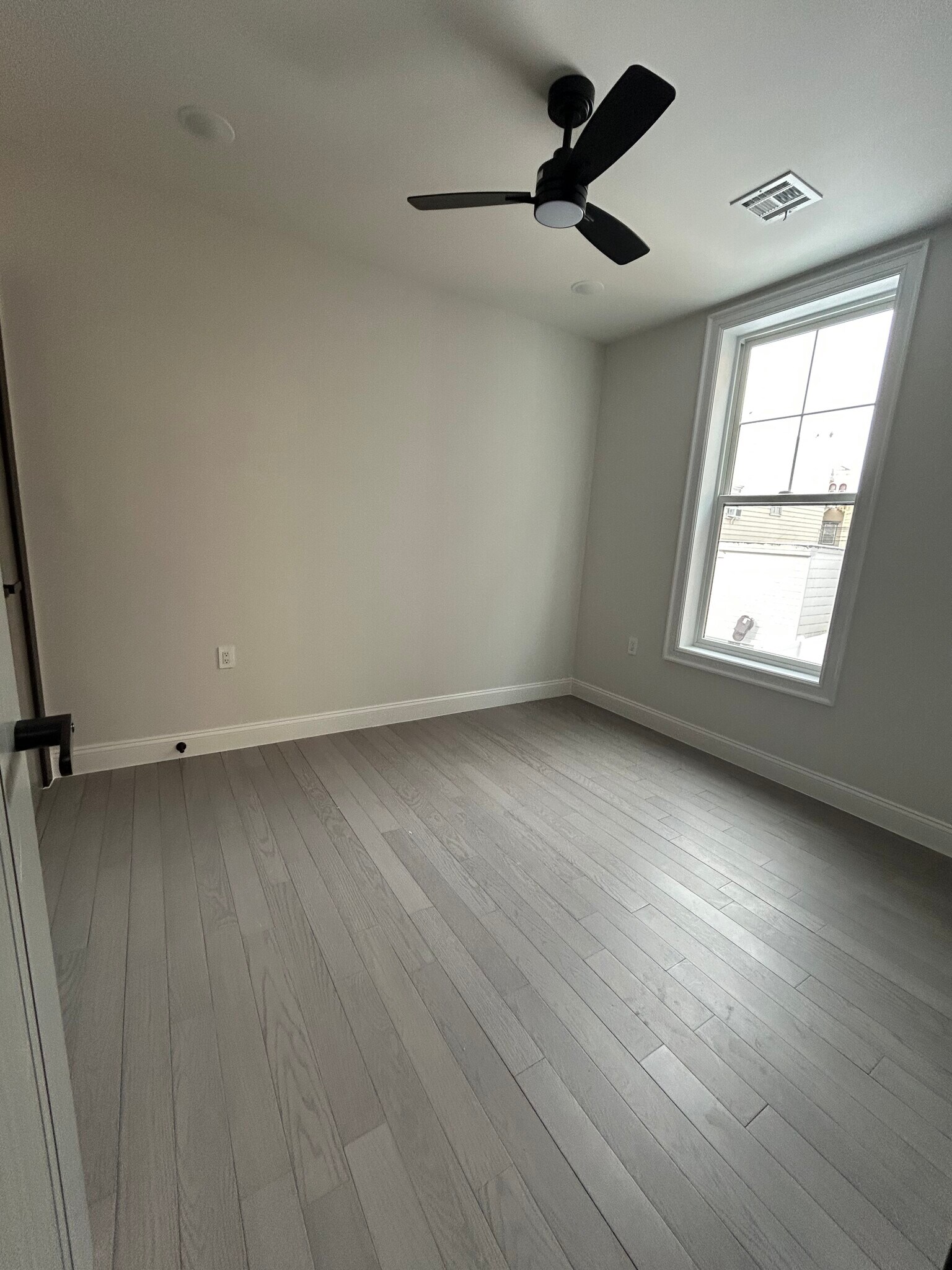Building Photo - 131 Clifton Pl