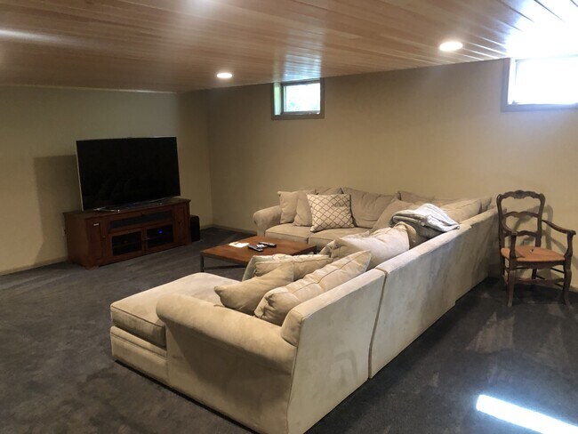 Building Photo - 1140 Roosevelt Trail