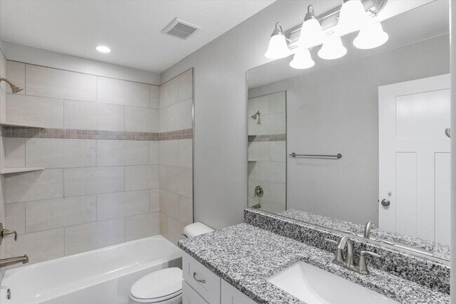 Building Photo - 2261 S Tonaquint Dr