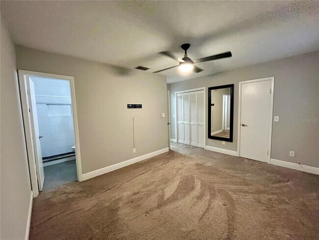 Building Photo - 727 N Himes Ave