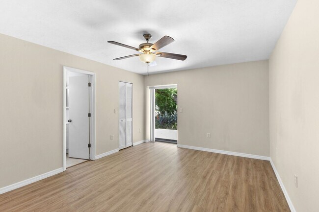 Building Photo - South Venice Annual Pool Home for Rent