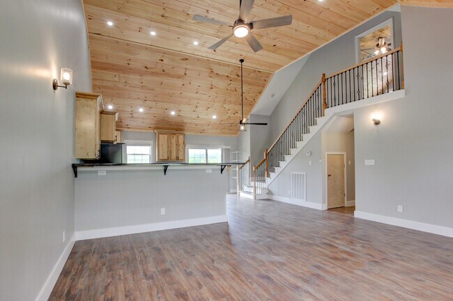 Building Photo - 5821 Highland Lick Rd