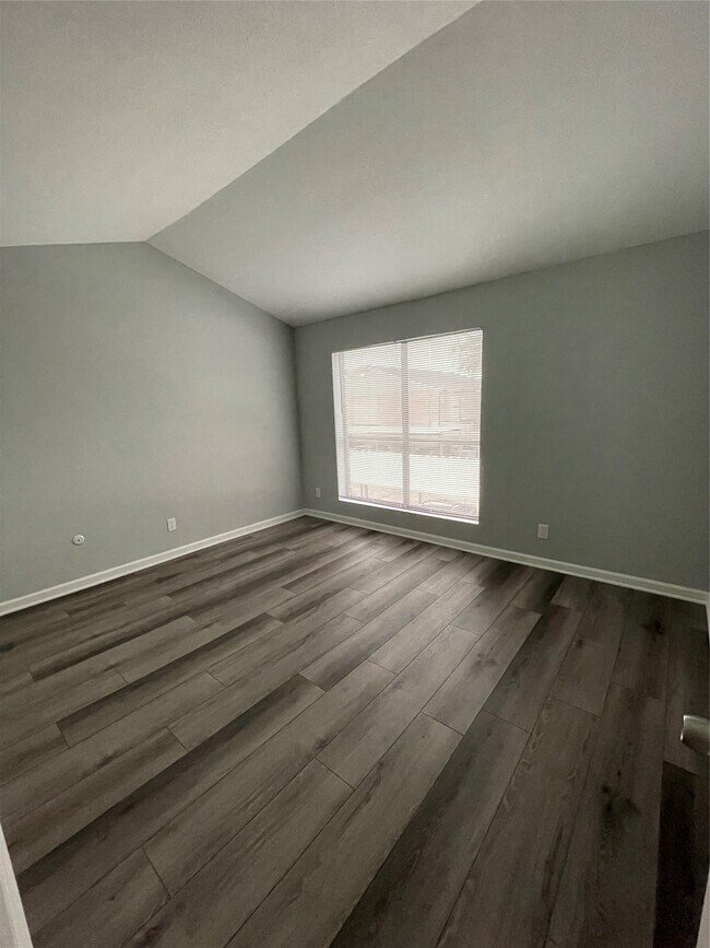 Building Photo - 2120 Wilcrest Dr