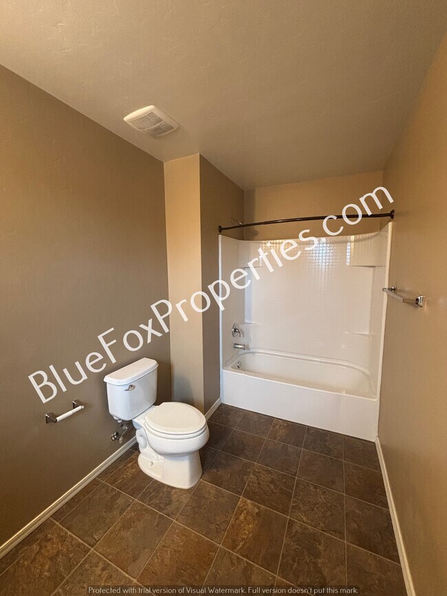 Building Photo - 6959 S Red Maids Dr