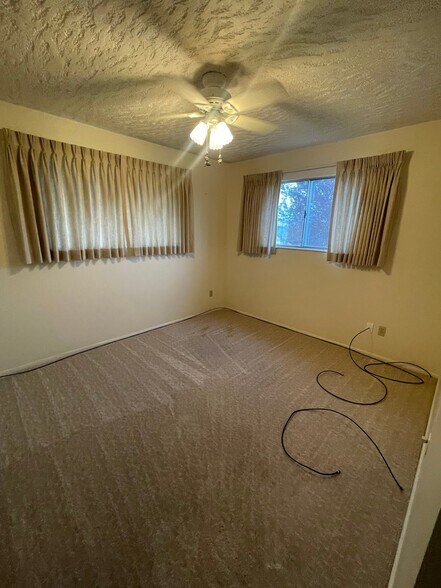Building Photo - 3857 W 400 S