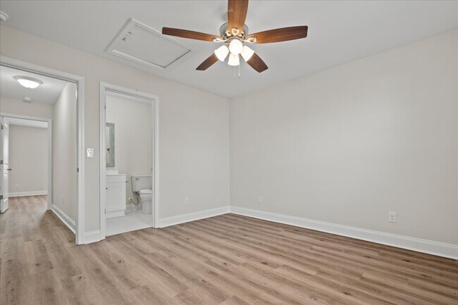 Building Photo - 2804 1/2 Alligator Rd