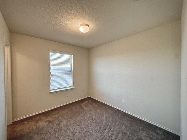 Building Photo - 249 La Dera Dr