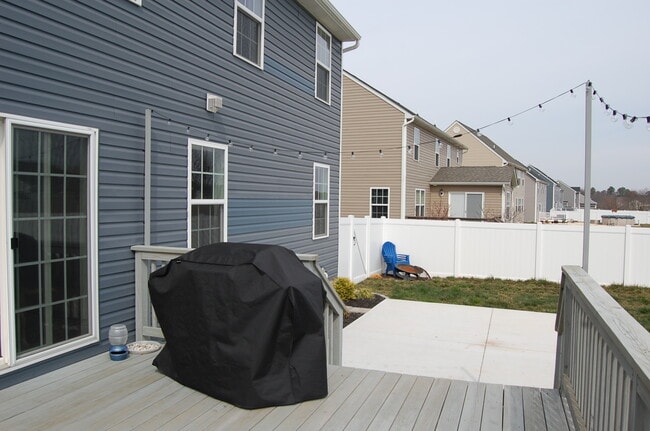 Building Photo - 388 W Birdie Ln